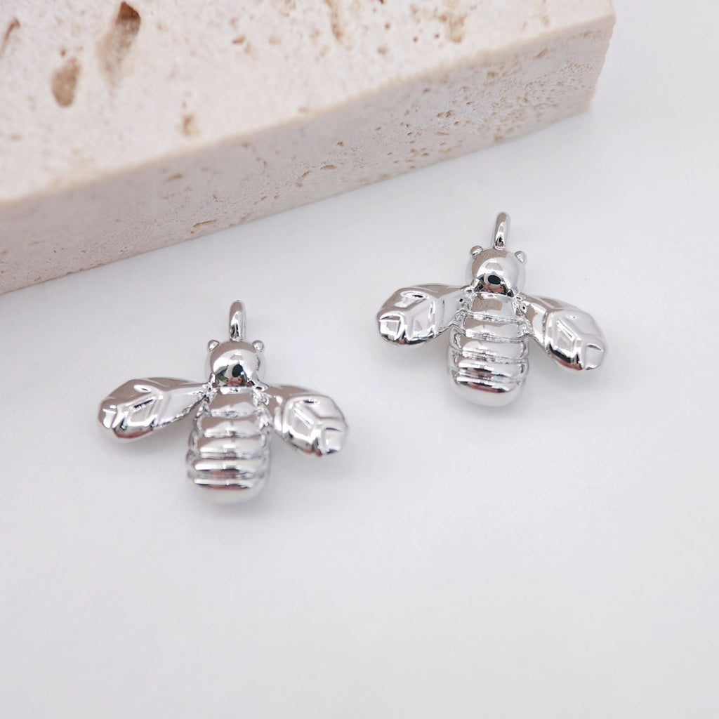 Gold Bee Charm, 18K Gold Plated Bee Pendant, Animal Charm, 12x13mm, Necklace Jewelry Finding S20671