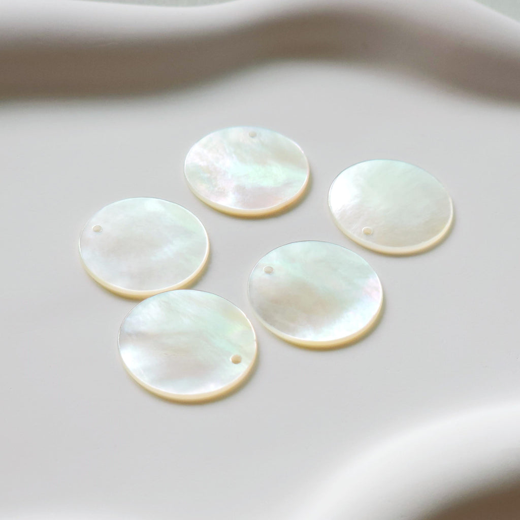 10 colgantes de concha redondos, dijes de concha, accesorios para aretes y bisutería RY036