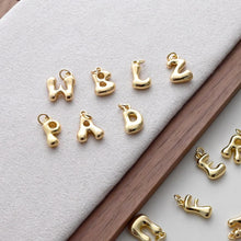 Cargar imagen en el visor de la galería, Dije de letra del alfabeto, inicial chapada en oro brillante de 18 quilates, personalizado y minimalista para hacer collares y pulseras S1395
