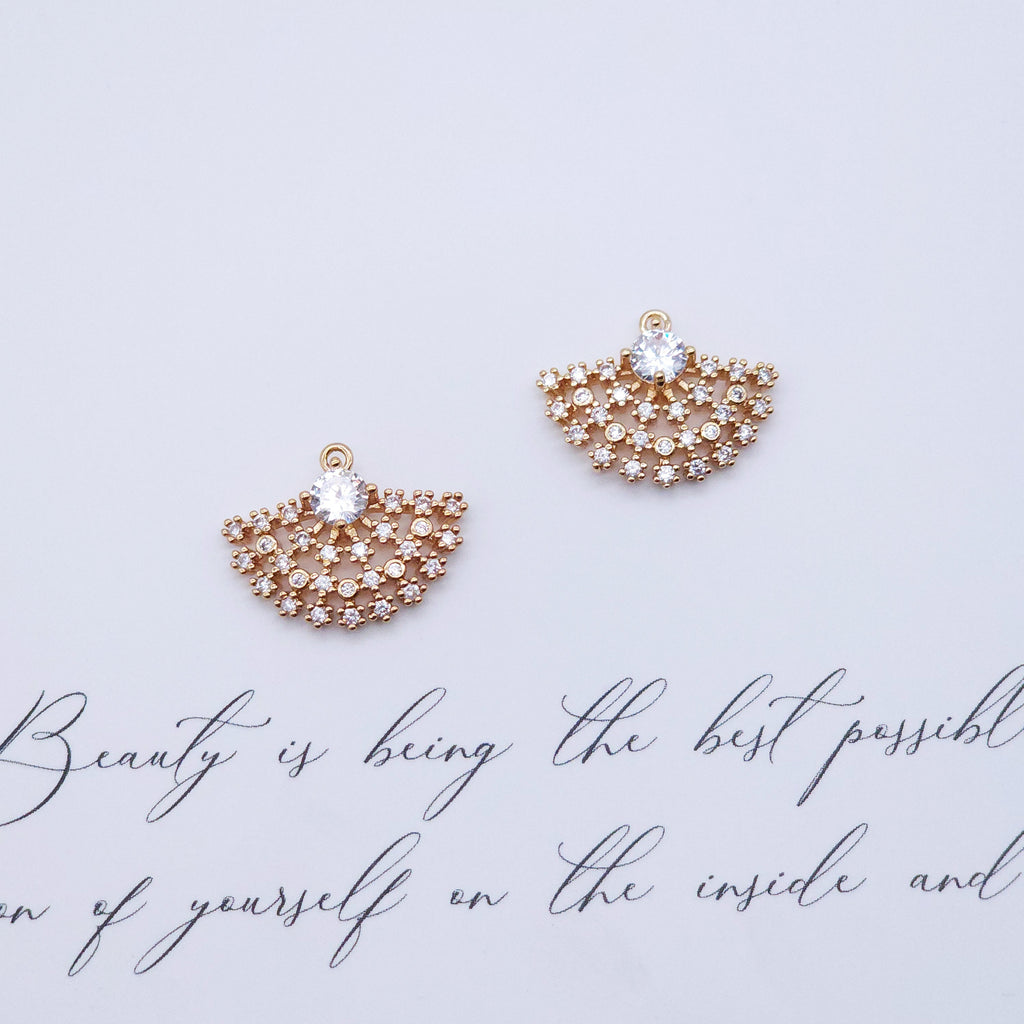 Dije de abanico con pavé de circonita cúbica, colgante de abanico de cristal de circonita cúbica, colgante para pulsera y collar, dije chapado en oro, accesorios de joyería ZR001-F107
