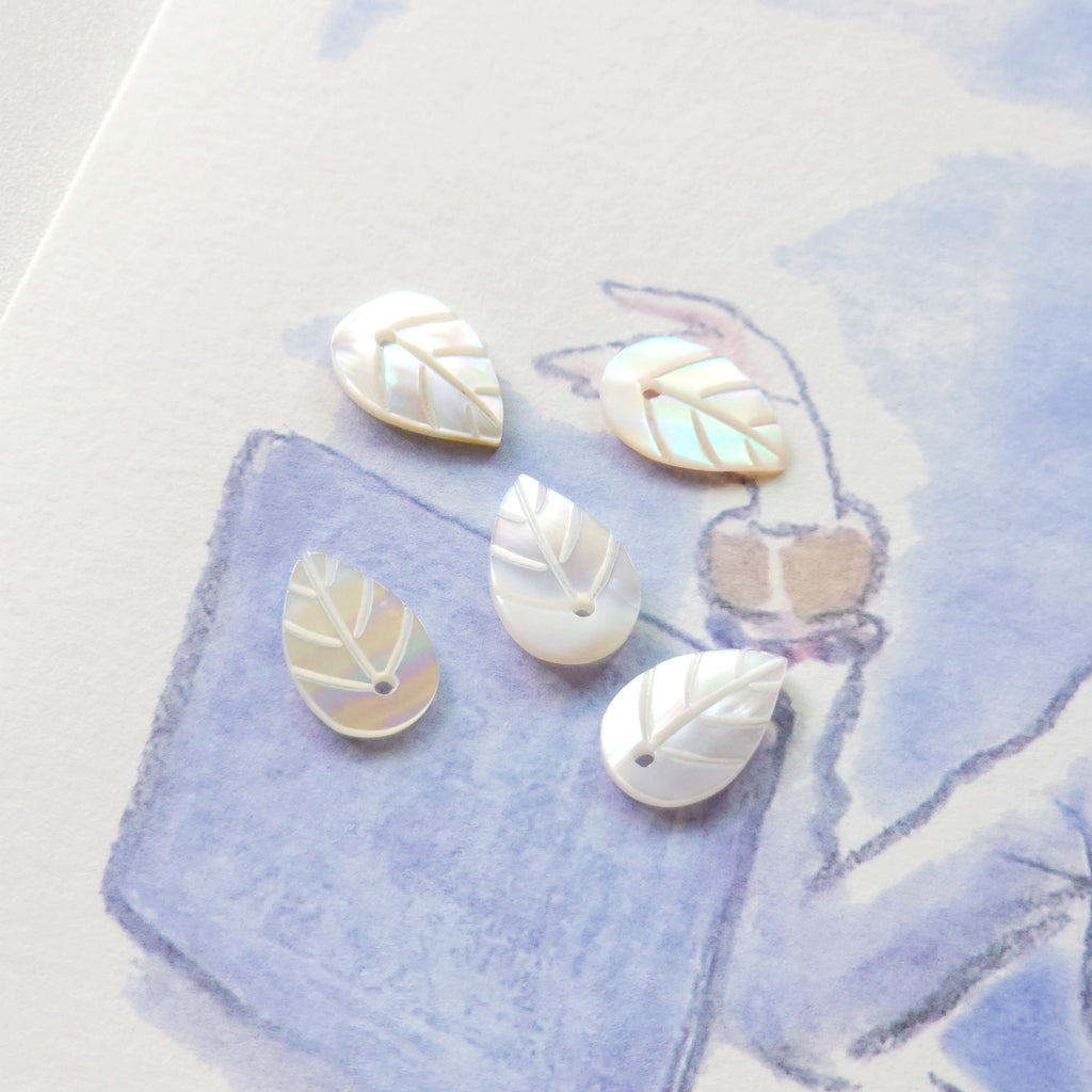 Leaf Shape White Mother-of-Pearl, MOP Shell Pendant, White Nacre, Shell Charm, Mother of Pearl Jewelry Making Findings RY001