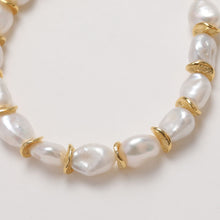 Load image into Gallery viewer, 10pcs Curved Spacer Beads, 14K Gold Plated, 8.6mm, Dainty Round Earring Making Beads, Jewelry Finding GZ377