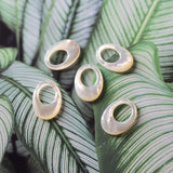 White Pearl Oyster Pendatn, White Oval Shape Mother-of-Pearl, MOP Shell, Shell Charm, Shell Jewelry Making Findings RY071