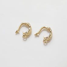 Load image into Gallery viewer, 14K Gold Plated Pendant Top, Teardrop Connector, Pendant Snap on Bails, Clasp Link, 14x8mm, Jewelry Making GZ322