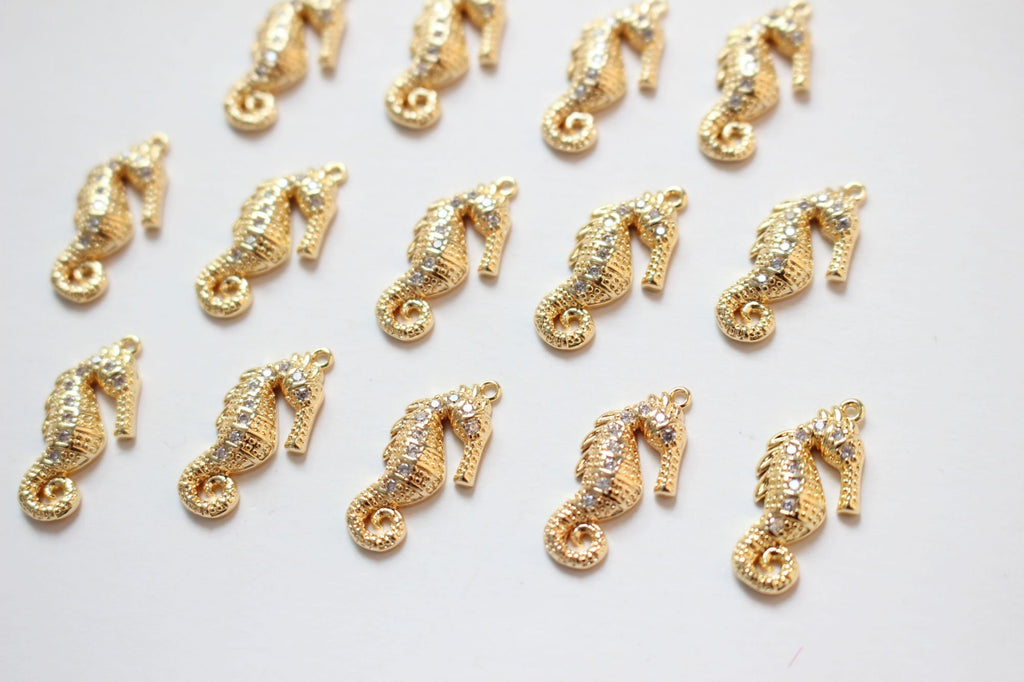 Gold Seashell Charm, Marine Life Pendant, Starfish, Seahorses, 18k Gold Plated Brass, Bracelet Making, Jewelry Findings GZ424