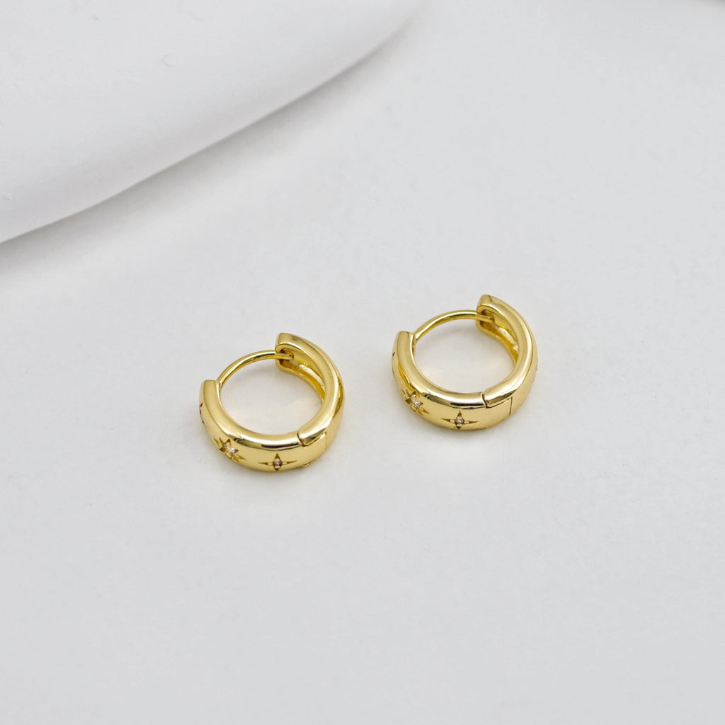 Aros de circonita cúbica con forma de estrella, redondos, de 14 mm, chapados en oro de 18 quilates, con cierre de palanca, D0526