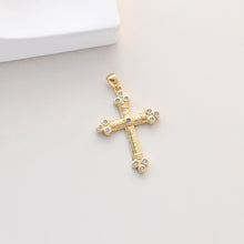 Cargar imagen en el visor de la galería, Dijes de cruz, colgante de cruz con pavé de circonitas, colgante religioso, latón chapado en oro de 18 quilates, dijes para hacer collares, accesorios de joyería S1335