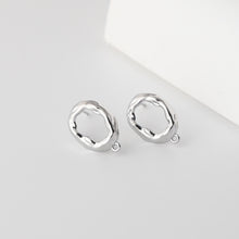 تحميل الصورة إلى عارض المعرض، أقراط مطروقة غير منتظمة بعمود مع حلقة، مطلية بالذهب عيار 18 قيراطًا، خالية من النيكل، دبوس من الفضة الاسترلينية S925، نتائج قرط مخرمة مضادة للحساسية D0461