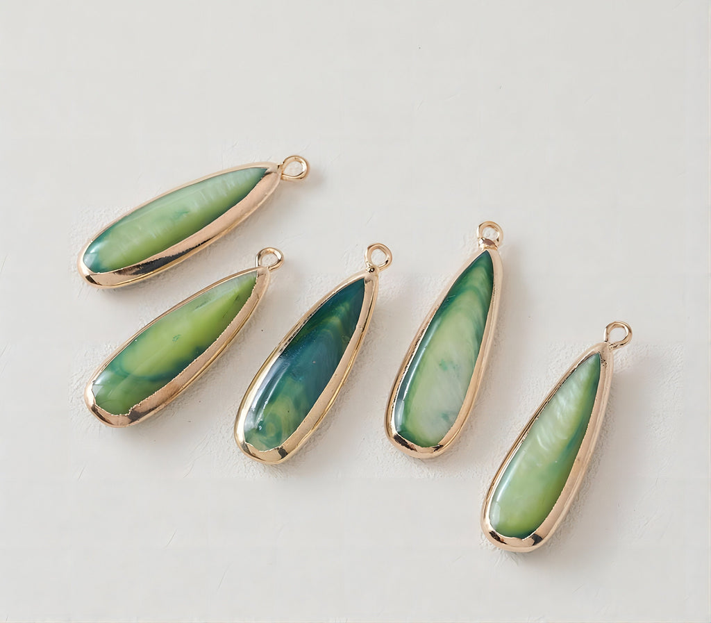 Drop Shape Shell Pendant, 14K Gold Plated, Stained Shells Charm, Necklace Making, Jewelry Making Findings GK021