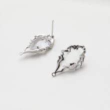 تحميل الصورة إلى عارض المعرض، قرط غير منتظم مرصع بأحجار الزركونيا المكعبة مع حلقات، مطلي بالذهب/الفضة عيار 14 قيراطًا، دبوس فضة S925 خالٍ من النيكل، أداة تحديد القرط المضادة للحساسية GE102