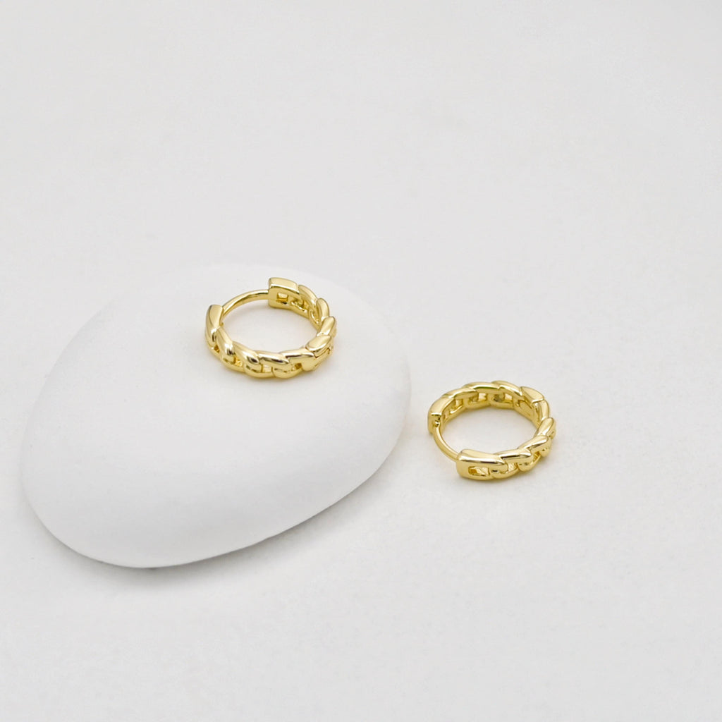 Twisted Ear Hoops, Round Hoops, 13.6mm, 18K Gold Plated Leverback Earrings, Huggie Hoops Earring D0522