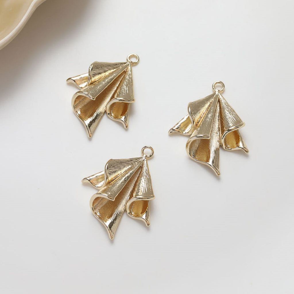 Wrinkled Pendant, Pleted Charm, Wedding Pendant, 14K Gold Plated, Necklace Making Charms, Jewelry Findings ZZ041