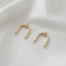 تحميل الصورة إلى عارض المعرض، وصلة ذهبية مقوسة على شكل حرف U مع حلقات، نتائج صنع أقراط مطلية بالذهب عيار 14 قيراطًا، نتائج مجوهرات 13 × 17 مم JH009