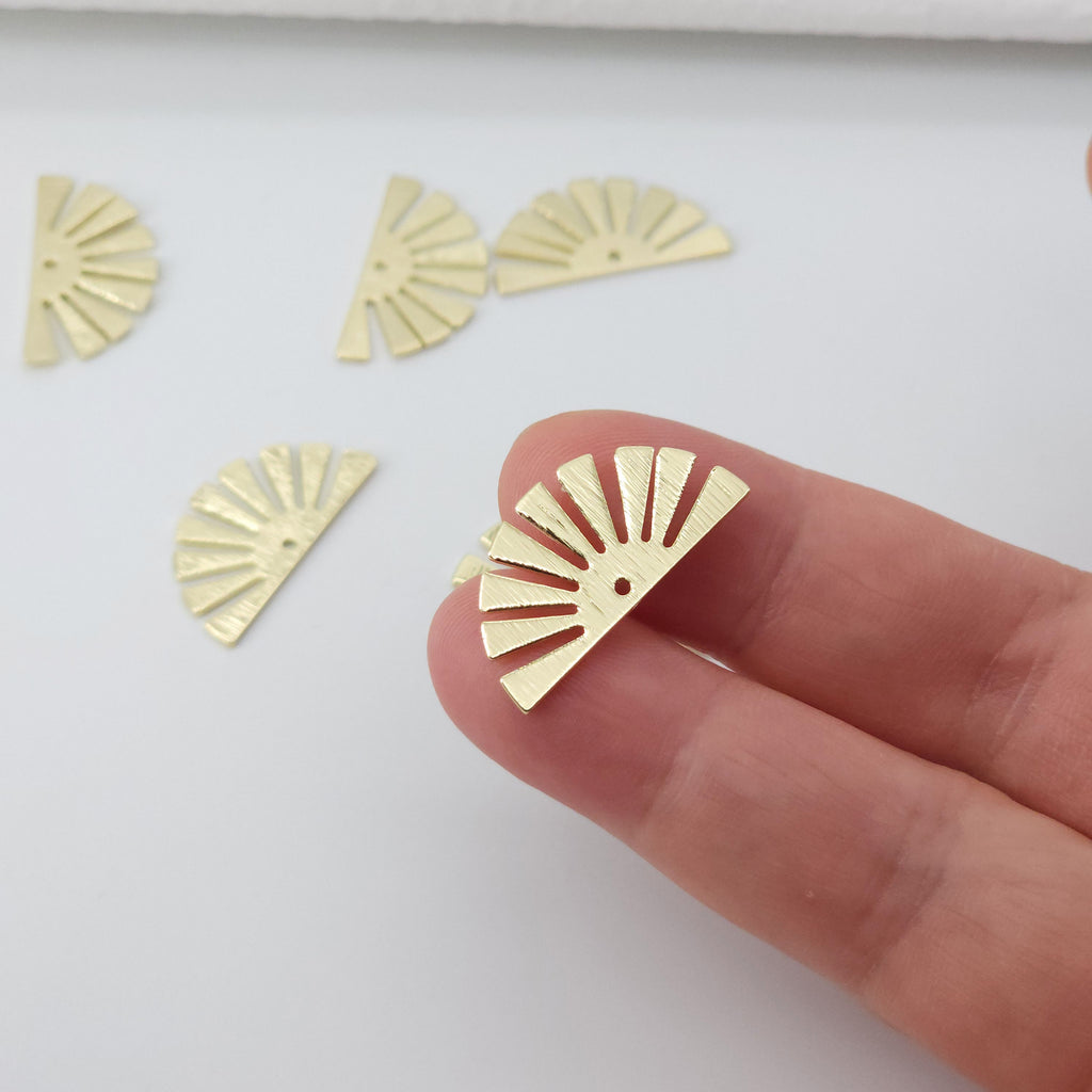 10 dijes semicirculares chapados en oro de 18 quilates, accesorios de arcilla para hacer aretes, suministros hechos a mano para hacer aretes, D0003