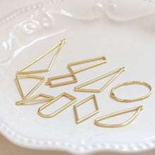 Cargar imagen en el visor de la galería, 10 colgantes calados con aro, triángulo, diamante, rectangular, chapado en oro de 18 quilates, BY017