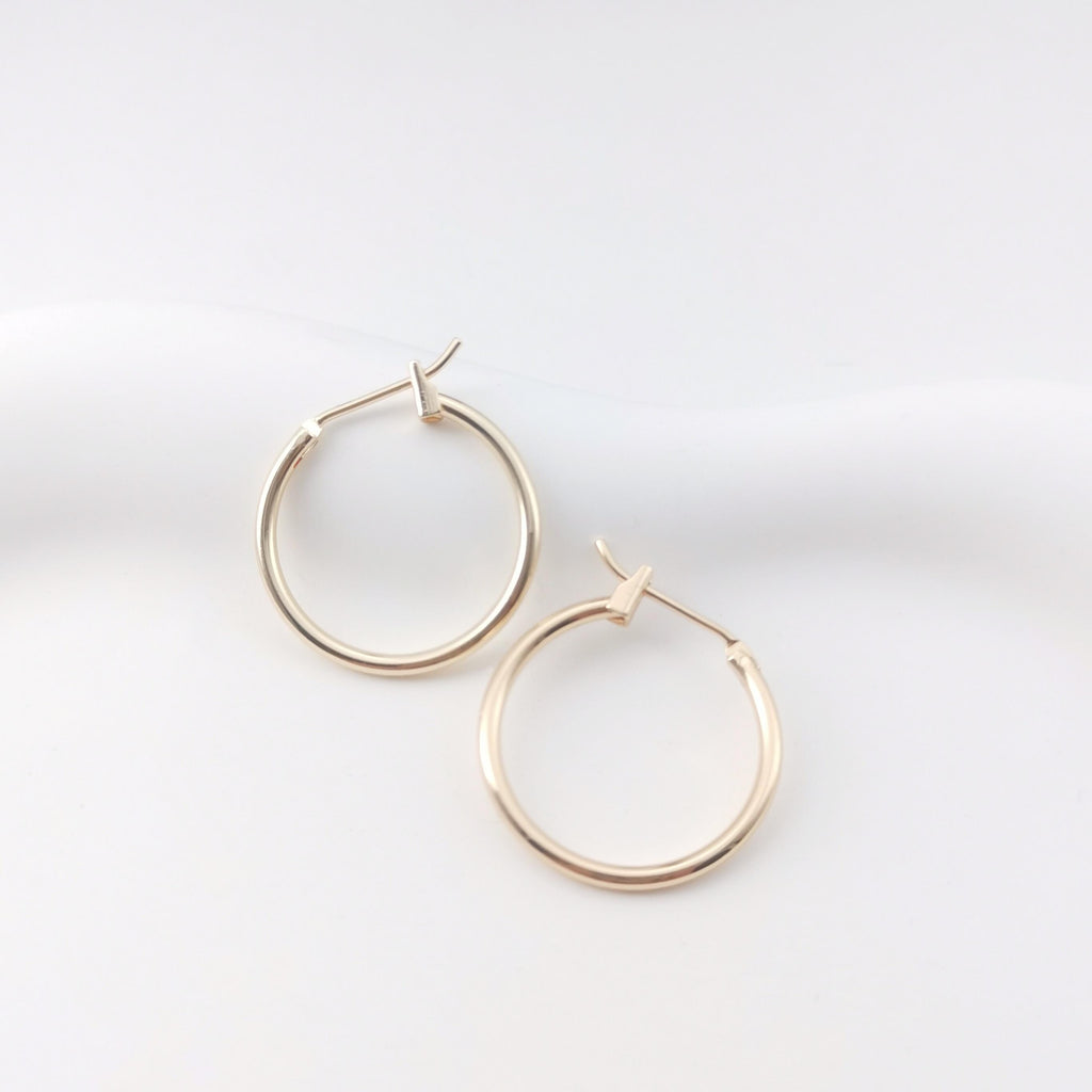 10 aros redondos chapados en oro de 18 quilates, piezas para aros Huggie, aros de resorte de 20 mm, ZX069