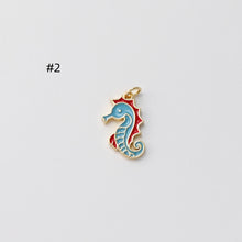 Cargar imagen en el visor de la galería, Colgante de delfín/caballito de mar, dijes de vida marina esmaltados, chapados en oro de 18 quilates, para hacer pulseras y collares, accesorios de joyería S1410