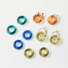 Cargar imagen en el visor de la galería, 5 colgantes redondos calados de resina para bisutería, cuentas DIY GZ287