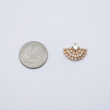 Cargar imagen en el visor de la galería, Dije de abanico con pavé de circonita cúbica, colgante de abanico de cristal de circonita cúbica, colgante para pulsera y collar, dije chapado en oro, accesorios de joyería ZR001-F107