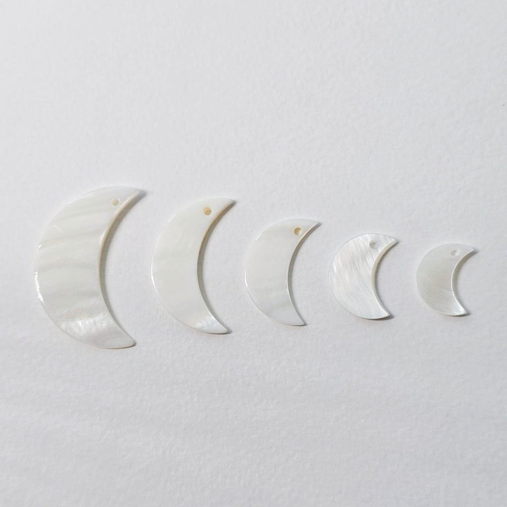 10pcs Moon Shape White Mother-of-Pearl, MOP Shell Pendant, White Nacre, Ox Horn Shell Charm, Shell Jewelry Making Findings RY061