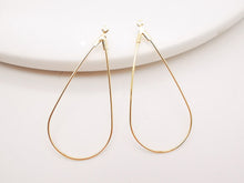 Load image into Gallery viewer, 20pcs- Gold Drop Shape Earring Pendant, 44mm, Nickel Free Teardrop Earring Findings, DIY Earring Pendant, Jewelry Making Findings Z026