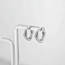 Load image into Gallery viewer, Geometric Rhombus Hoop, Minimalist Everyday Earrings, 17mm, 18K Gold Plated Leverback Earrings, Huggie Hoops Earring D0554