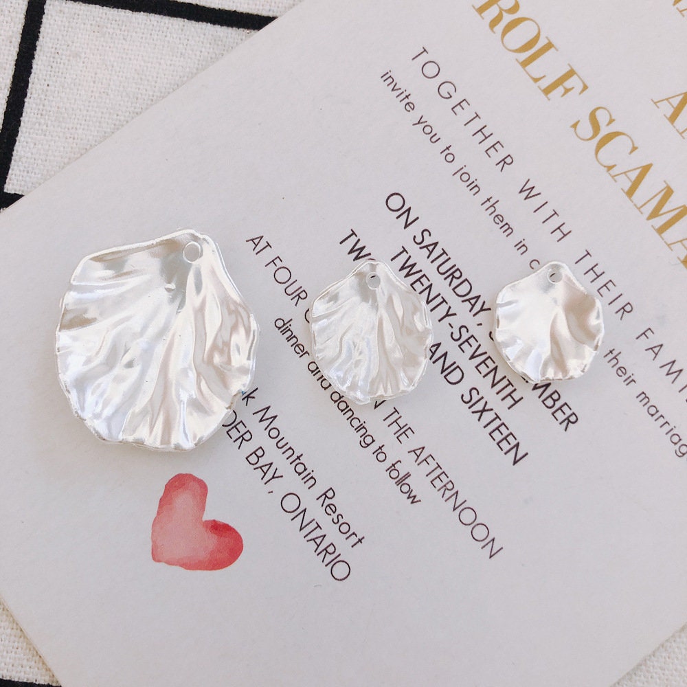 White Acrylic Flower Pendant, Acrylic Petals, Imitation Shells, Acrylic Drop Charm for Jewelry Making, DIY Beads Finding MY117