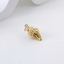 Load image into Gallery viewer, Gold Plated Seashell Charm, Seashell Pendant, 18k Gold Plated Brass, Bracelet Making, Jewelry Findings S1291