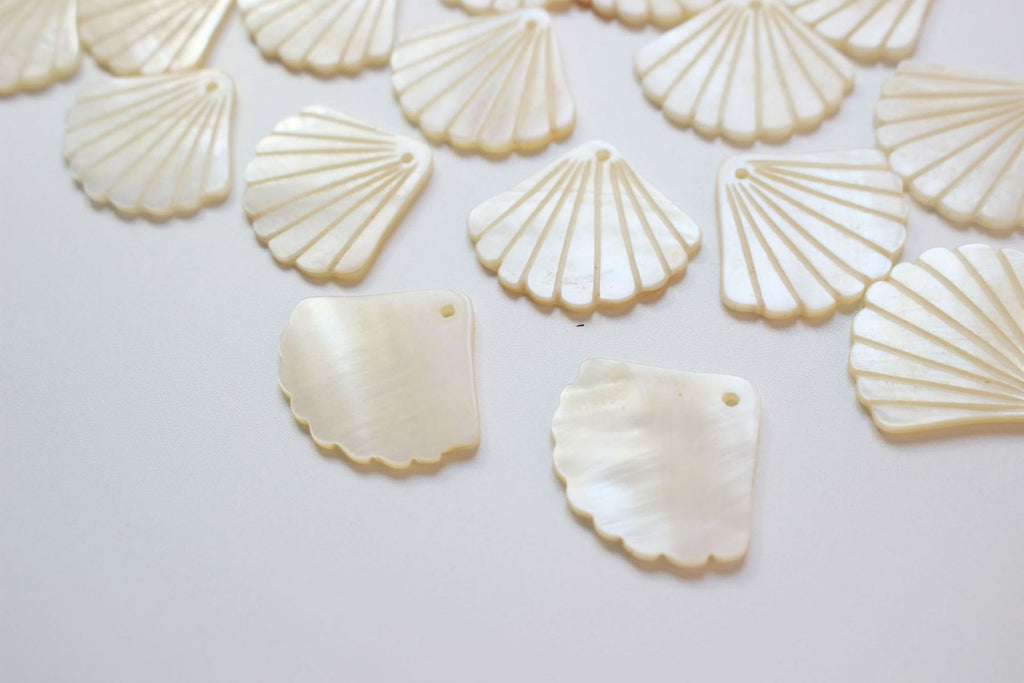 10pcs Leaf Shape Shell Pendant, Shell Pendant, Shell Charm, Earring Making Findings, Jewelry Making Findings ZZ100