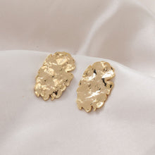 Load image into Gallery viewer, Irregular Hammered Oval Shape Pendant, Gold, Matte Gold, Silver Charm, Jewelry Making Findings JG020