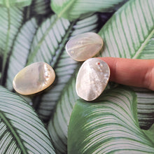 Load image into Gallery viewer, White Pearl Oyster Pendatn, White Oval Shape Mother-of-Pearl, MOP Shell, Shell Charm, Shell Jewelry Making Findings RY069