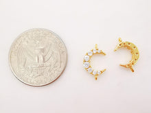 Cargar imagen en el visor de la galería, Conector de media luna cúbica, colgante de luna bañado en oro de 18 quilates, dijes de cuerno con micro pavé de circonitas cúbicas transparentes, 11 x 9 mm, accesorios de joyería S761