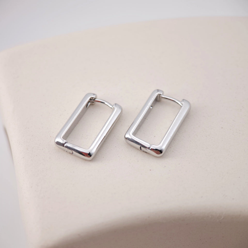 Gold Rectangular Hoop Earring, 16.3*10mm, 18K Gold Plated Leverback Earrings, Huggie Hoops Earring D0128
