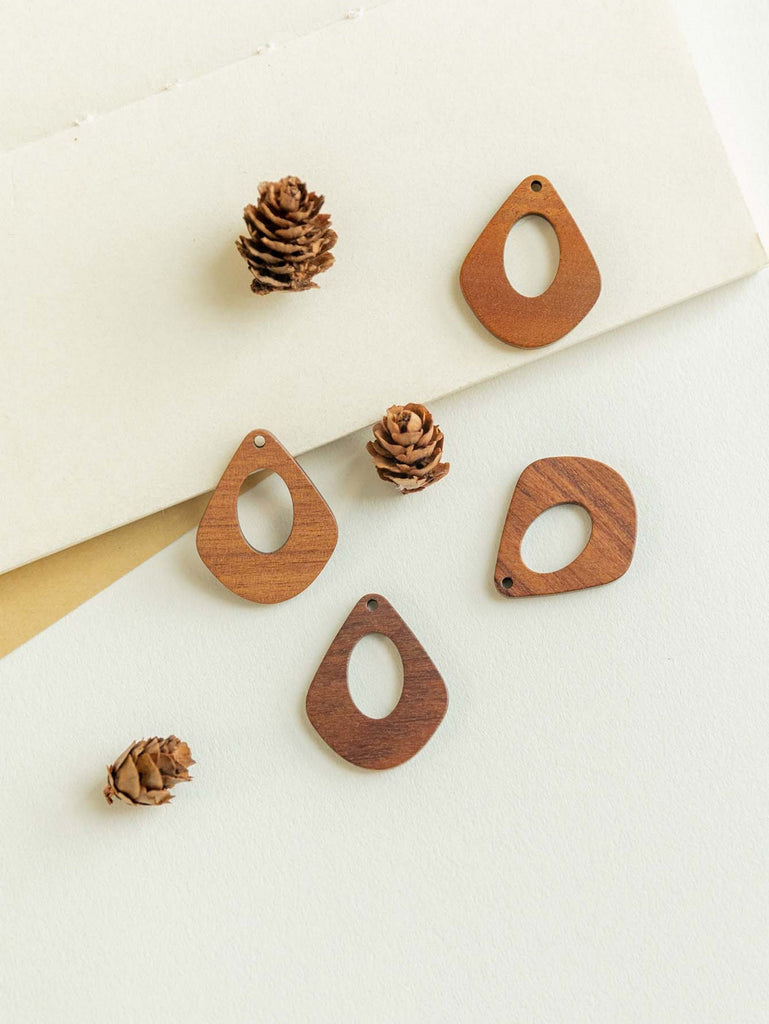 10 قطع من المعلقات الخشبية الهندسية المفتوحة، نتائج صنع القلادة JT076