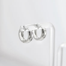 Cargar imagen en el visor de la galería, Aros de circonita cúbica con forma de estrella, redondos, de 14 mm, chapados en oro de 18 quilates, con cierre de palanca, D0526