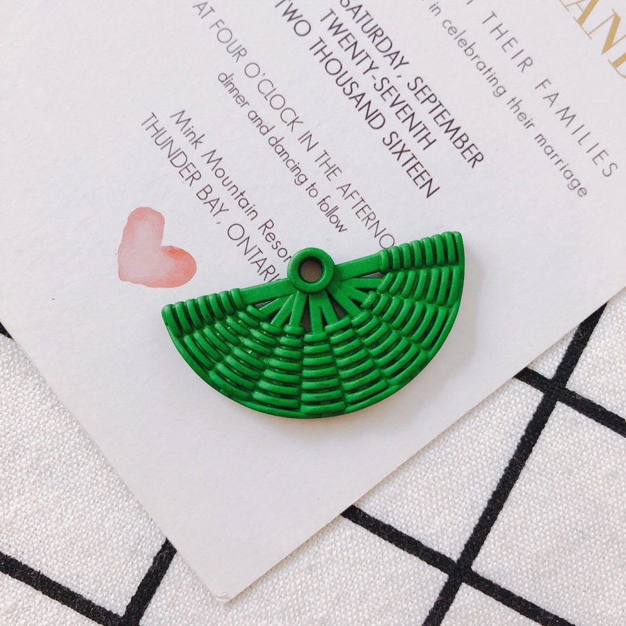 10pcs Fan Shape Pendant, Resin Pendant for Jewelry Making, DIY Beads Finding MY013