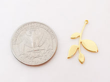 Load image into Gallery viewer, Gold Leaves Charms, 18K Gold Plated Plants Charms, Leaf Pendant,  Necklace Charms, Jewelry Findings S353
