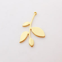 Load image into Gallery viewer, Gold Leaves Charms, 18K Gold Plated Plants Charms, Leaf Pendant,  Necklace Charms, Jewelry Findings S353