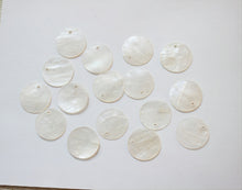 Load image into Gallery viewer, 10pcs Drop Shape Shell Pendant, Round Shape Shell Pendant, Shell Charm, Earring Making Findings, Jewelry Making Findings GK019