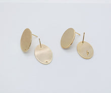 Load image into Gallery viewer, 10pcs Oval Post With Loop,  18K Gold Stud Earring Nickel Free, Hypoallergenic Earring Findings ZX107