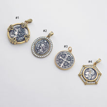 Load image into Gallery viewer, Antique Silver Portrait Pendant, Round Charm, Oval Charm, Necklace Making Charm, Jewelry Findings S1148