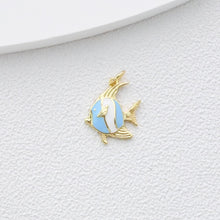 Cargar imagen en el visor de la galería, Colgante de pez ángel, dijes de pez esmaltado, dijes de vida marina, dijes chapados en oro de 18 quilates, fabricación de pulseras y aretes, accesorios de joyería S1369