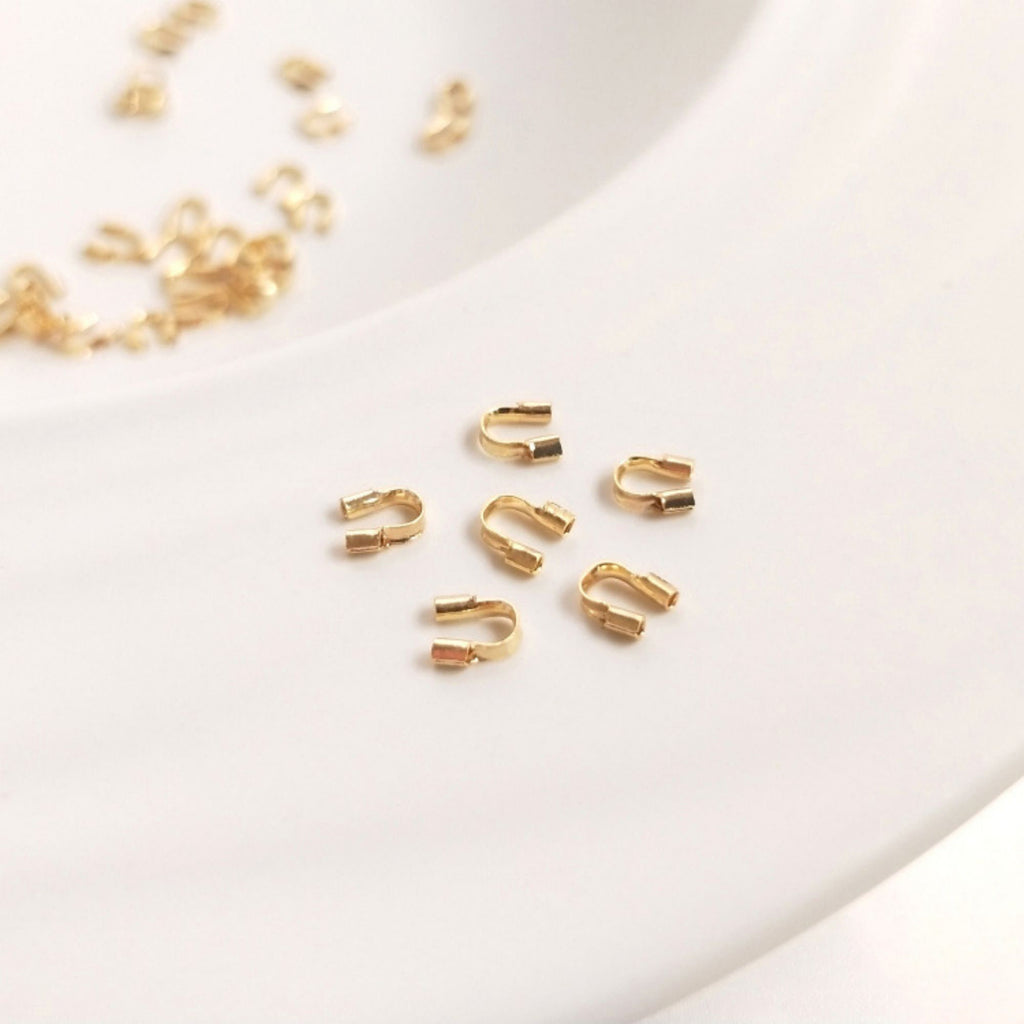 Protector de cable chapado en oro de 14 quilates, [10 unidades/paquete] apto para orificios de 0,8 mm/21 ga/0,03 pulgadas, guardacables para bisutería TH010