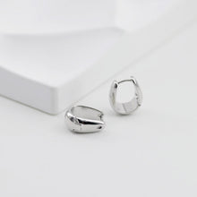 Load image into Gallery viewer, 18K Gold Plated U Shape Hoop Earring, Huggie Hoops Earring Parts, Lever Back, 12.6*14.7mm, Hoop earring for Jewelry Making D0573