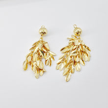 Load image into Gallery viewer, Gold Leave Bunch Charms, 18K Gold Plated Plants Charms, Bunch of Leaves Pendant,  Necklace Charms, Jewelry Findings S20695