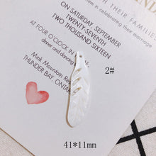 Cargar imagen en el visor de la galería, 10 colgantes de concha en forma de hoja, dijes de concha, accesorios para aretes y bisutería MY086