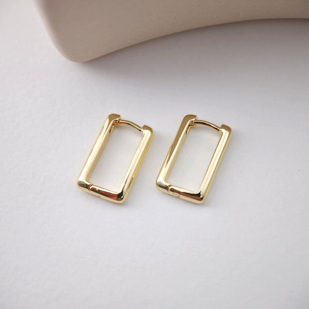 Gold Rectangular Hoop Earring, 16.3*10mm, 18K Gold Plated Leverback Earrings, Huggie Hoops Earring D0128