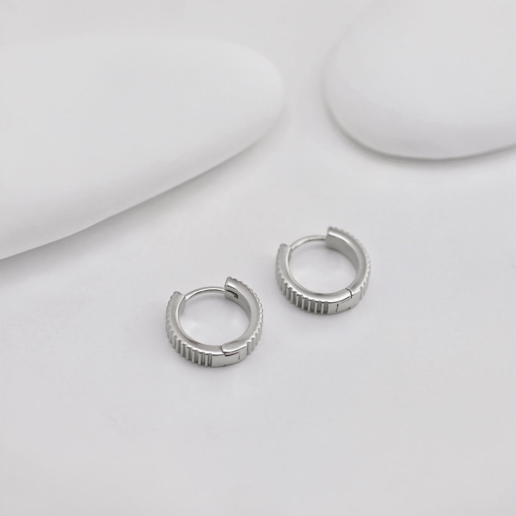 Pleated Ear Hoops, Round Hoops, 15mm, 18K Gold Plated Leverback Earrings, Huggie Hoops Earring D0544