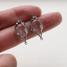 تحميل الصورة إلى عارض المعرض، قرط غير منتظم مرصع بأحجار الزركونيا المكعبة مع حلقات، مطلي بالذهب/الفضة عيار 14 قيراطًا، دبوس فضة S925 خالٍ من النيكل، أداة تحديد القرط المضادة للحساسية GE102