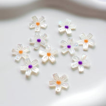 Load image into Gallery viewer, Flowers White Mother-of-Pearl, MOP Shell Pendant, Engraved White Nacre, Shell Charm, Mother of Pearl Jewelry Making Findings RY018